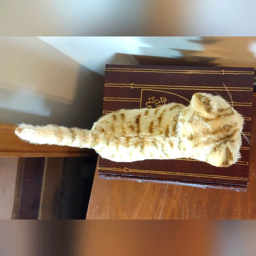 Vintage 1960s Steiff "Tapsy Tabby Cat" Mohair Plush Toy Collectible - Picture 6 of 9